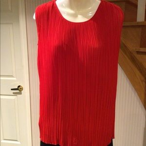 💕Host Pick NWT ⬇️Maternity 2 pc slip on pleated sleeveless top with camis…